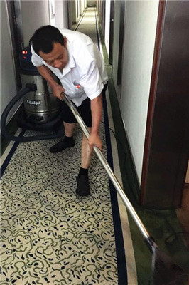 風雨兼程 中國人民大學后勤集團為師生撐起堅實“保護傘”